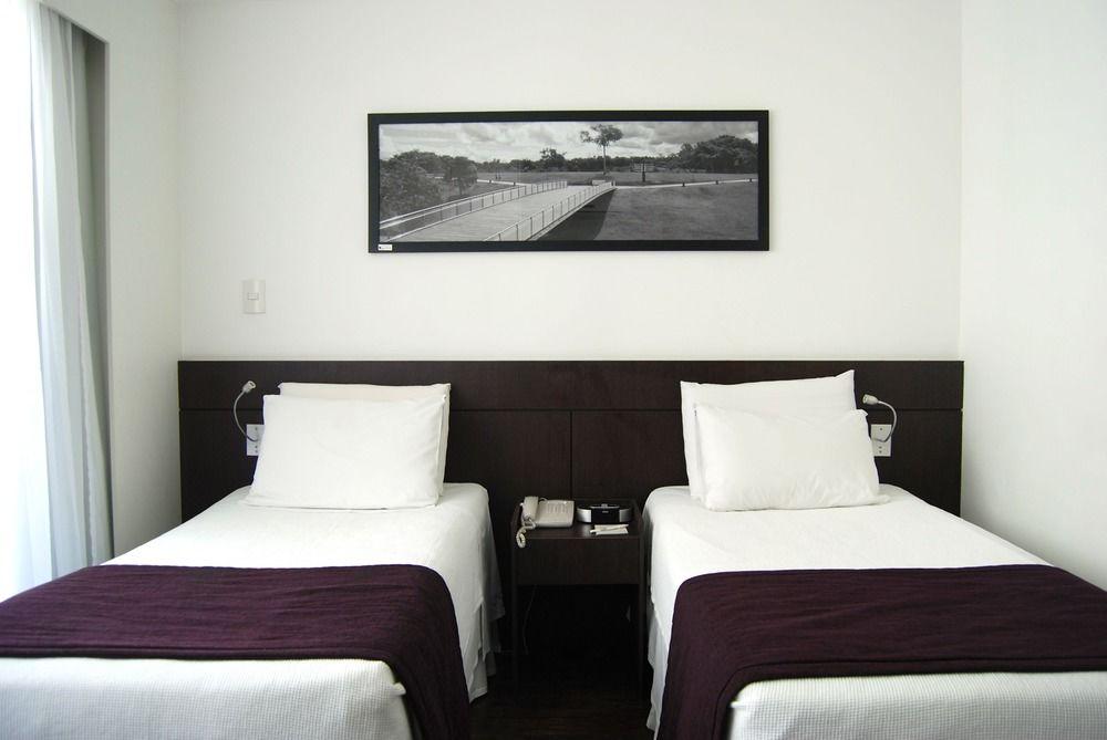 San Diego Suites Pampulha Hotel - Oficial เบโลโอรีซอนชี ภายนอก รูปภาพ